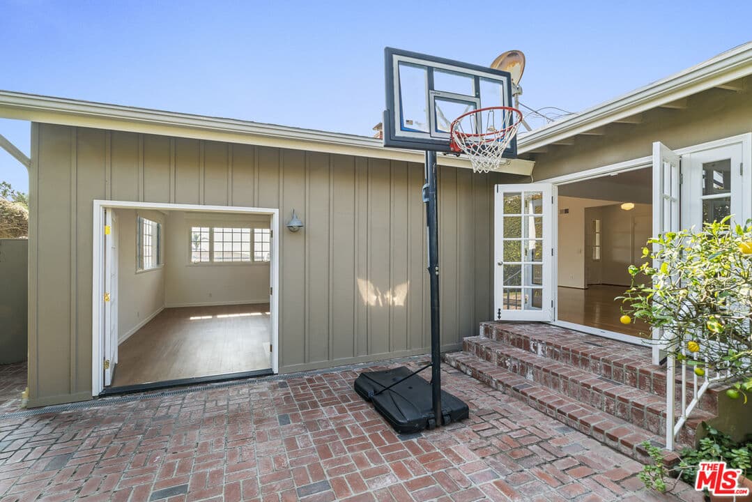 18441 Kingsport Dr, Malibu, CA 90265, photo 7