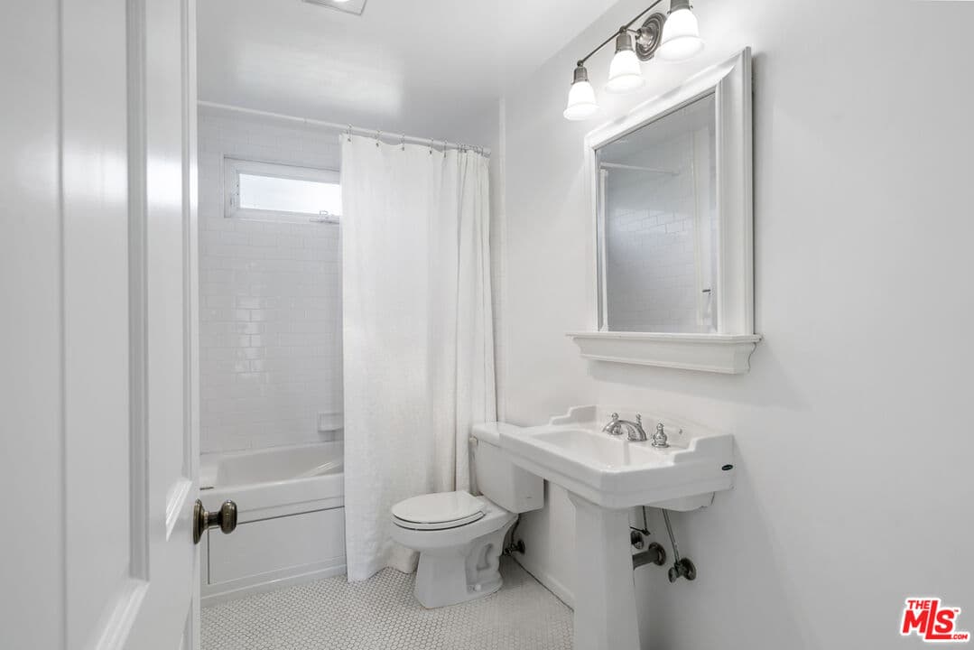 18441 Kingsport Dr, Malibu, CA 90265, photo 30