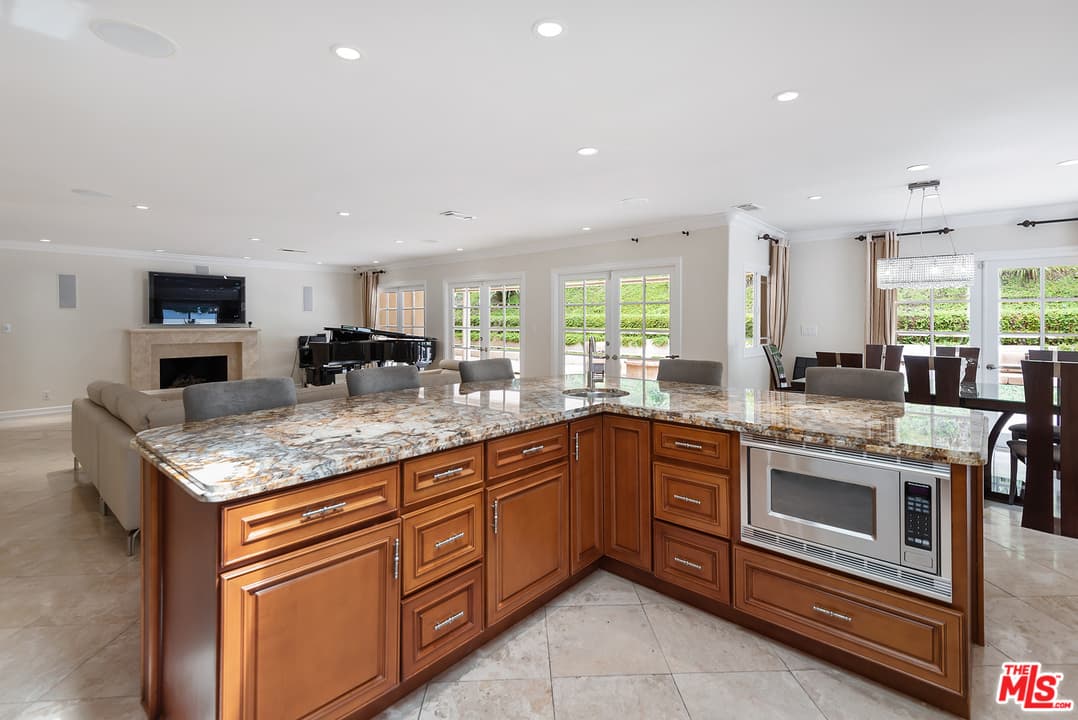 1916 San Ysidro Dr, Beverly Hills, CA 90210, photo 12