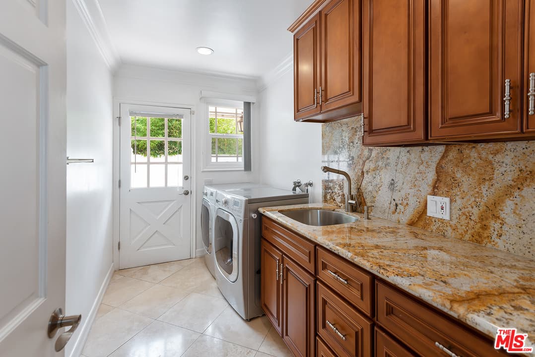 1916 San Ysidro Dr, Beverly Hills, CA 90210, photo 23