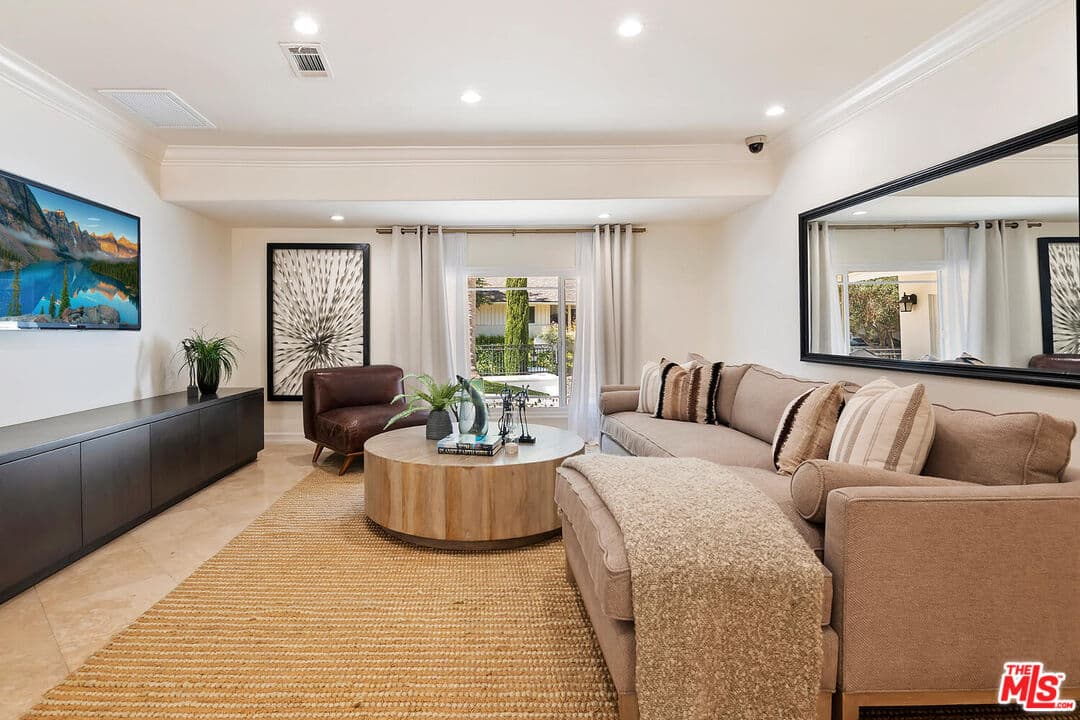 1916 San Ysidro Dr, Beverly Hills, CA 90210, photo 10