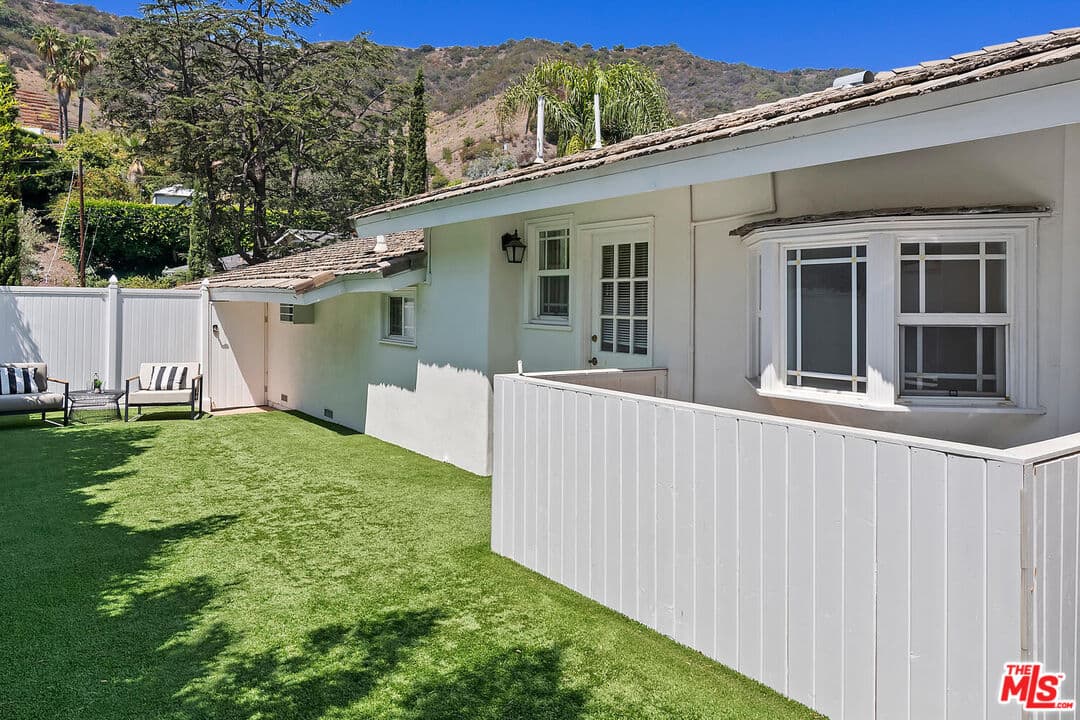 1916 San Ysidro Dr, Beverly Hills, CA 90210, photo 32