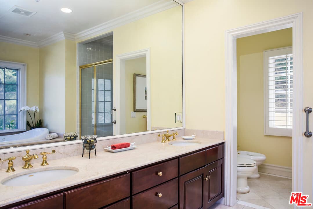 20990 Las Flores Mesa Dr, Malibu, CA 90265, photo 32