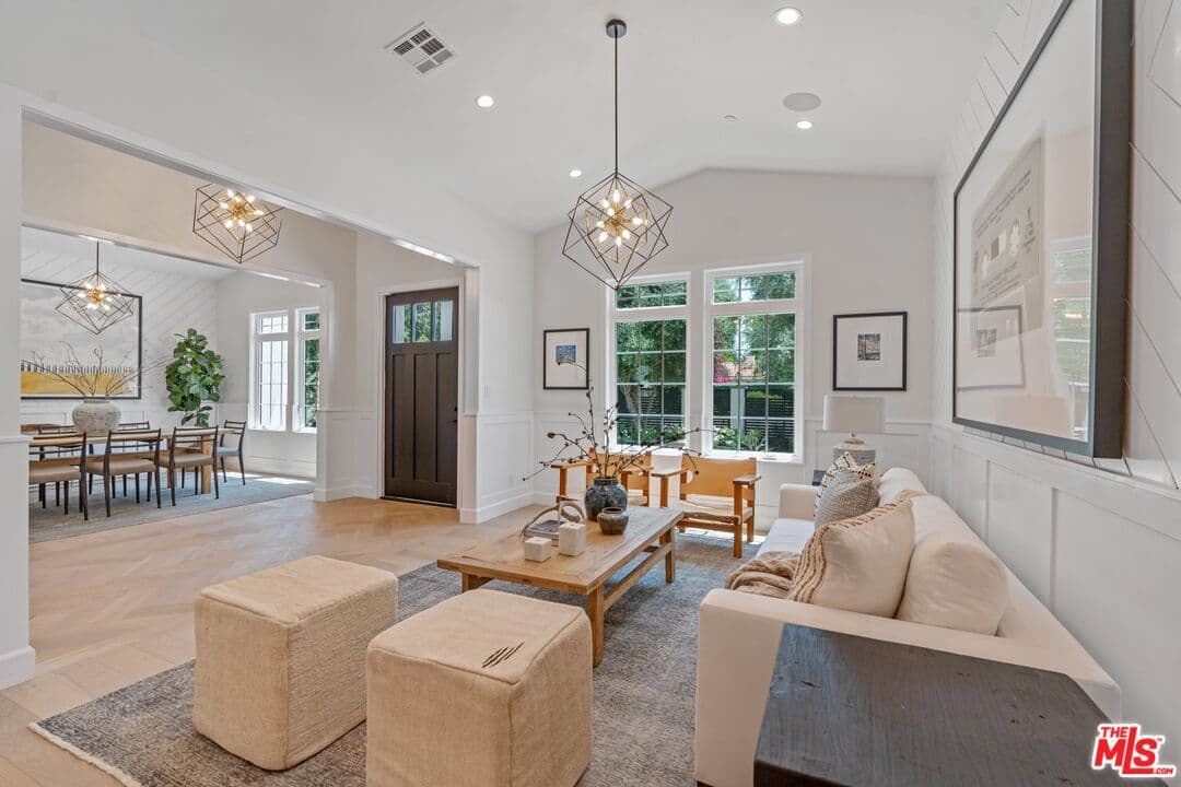 23355 Collins St, Woodland Hills, CA 91367, photo 6