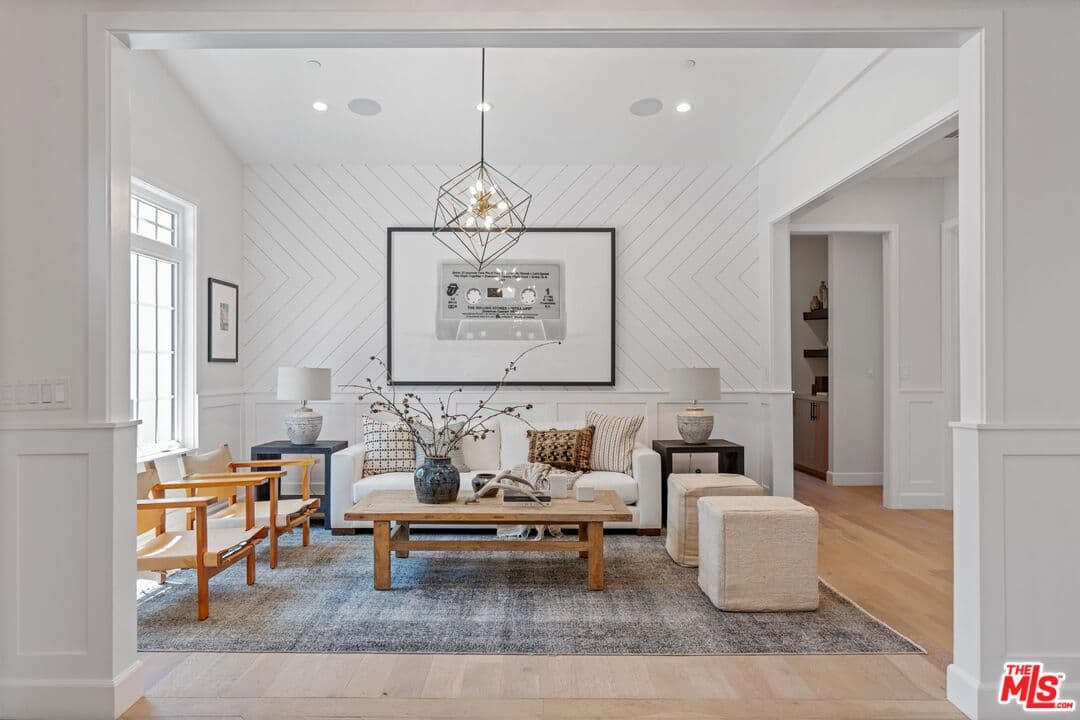 23355 Collins St, Woodland Hills, CA 91367, photo 10