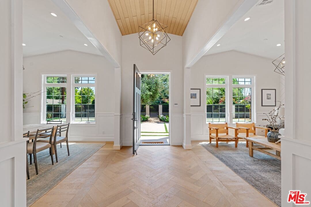 23355 Collins St, Woodland Hills, CA 91367, photo 20