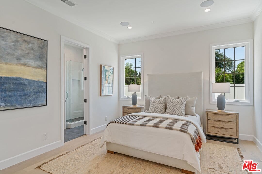 23355 Collins St, Woodland Hills, CA 91367, photo 31