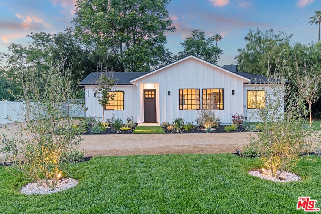 23355 Collins St, Woodland Hills, CA 91367, photo 43