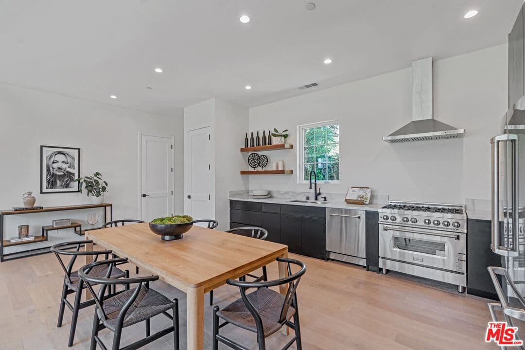 23355 Collins St, Woodland Hills, CA 91367, photo 45