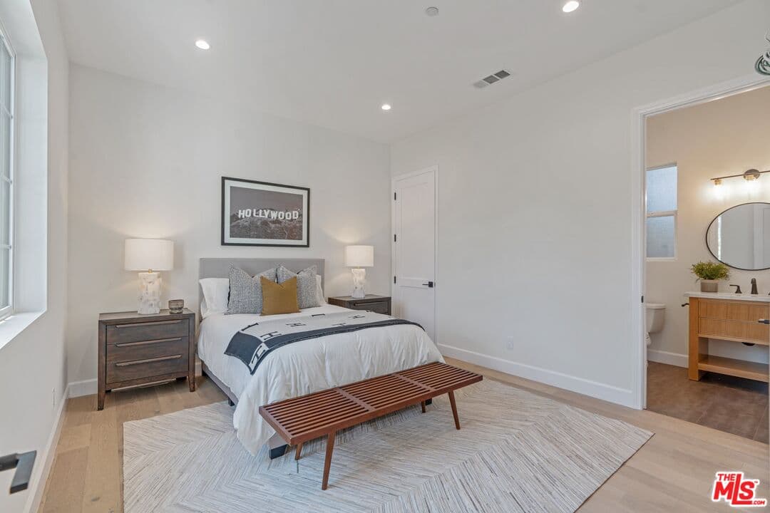 23355 Collins St, Woodland Hills, CA 91367, photo 48