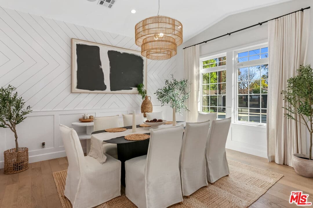 23355 Collins St, Woodland Hills, CA 91367, photo 7