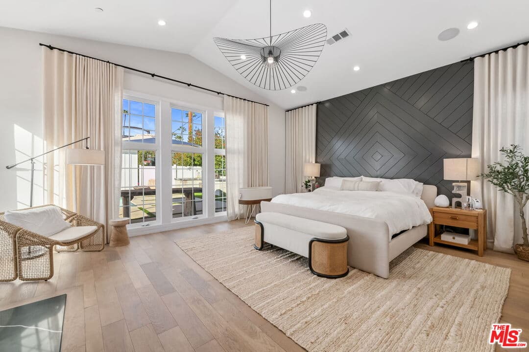 23355 Collins St, Woodland Hills, CA 91367, photo 19