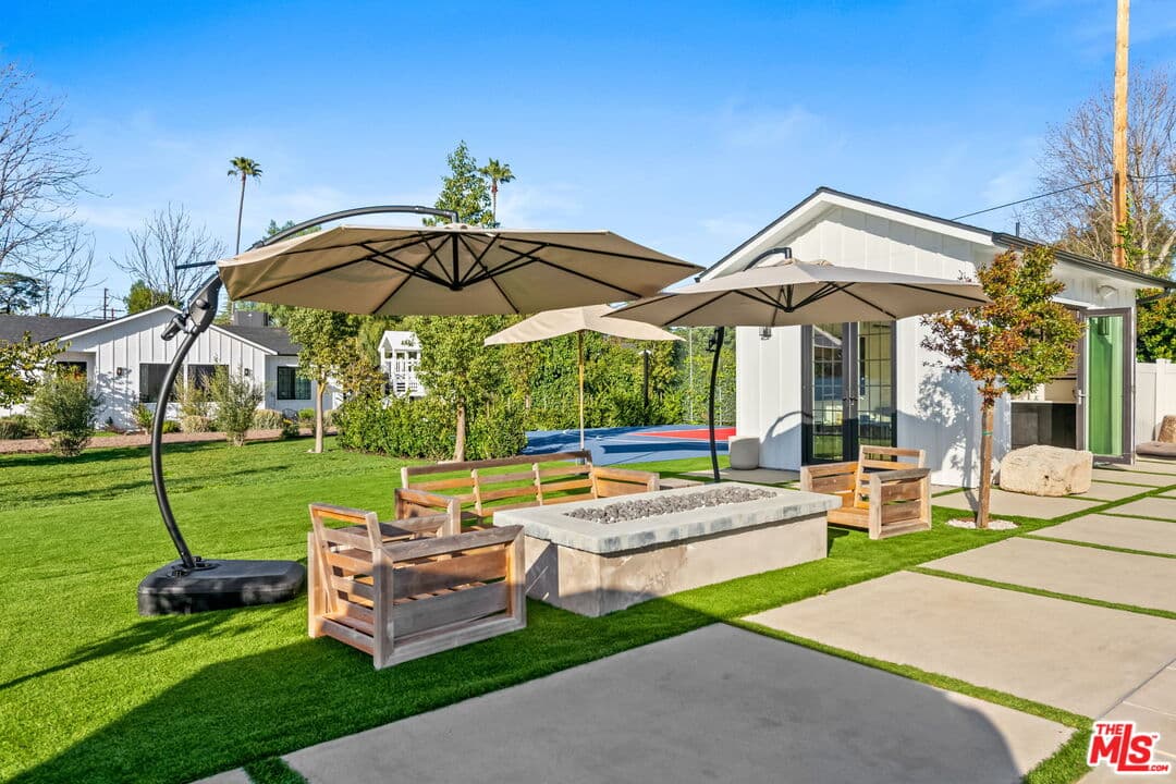23355 Collins St, Woodland Hills, CA 91367, photo 28