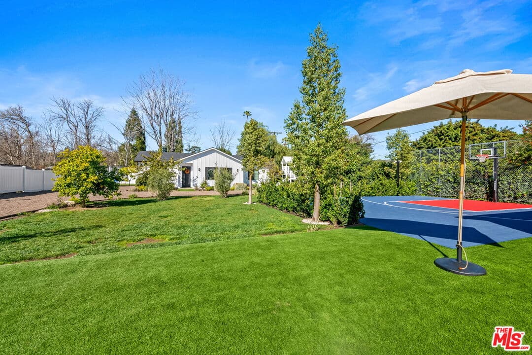 23355 Collins St, Woodland Hills, CA 91367, photo 32