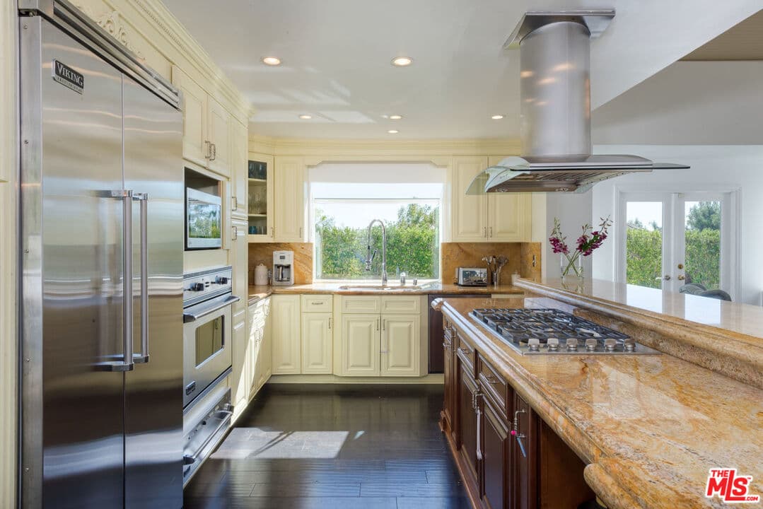 23425 W Moon Shadows Dr, Malibu, CA 90265, photo 9