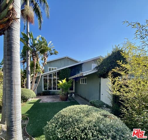 318 Amalfi Dr