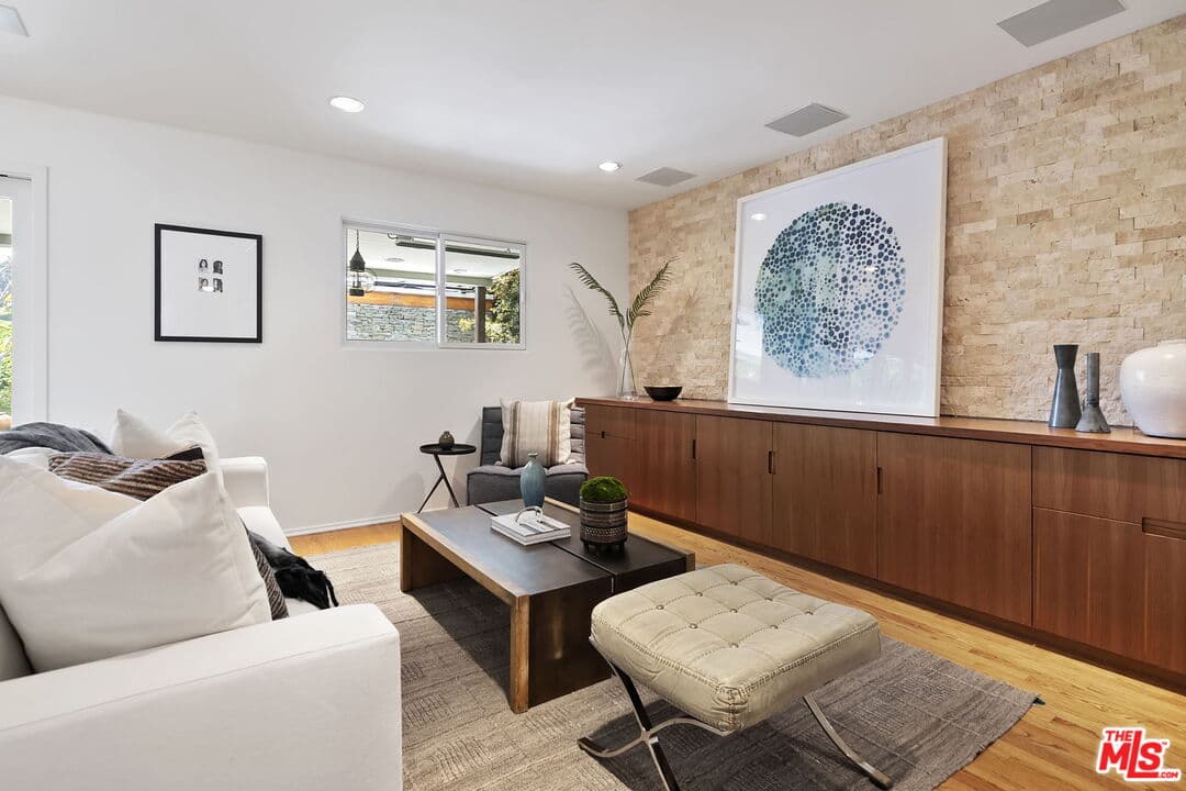 318 Amalfi Dr, Santa Monica, CA 90402, photo 7