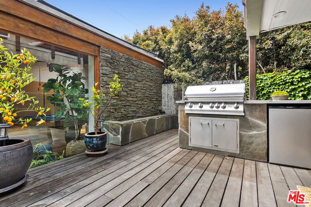 318 Amalfi Dr, Santa Monica, CA 90402, photo 13