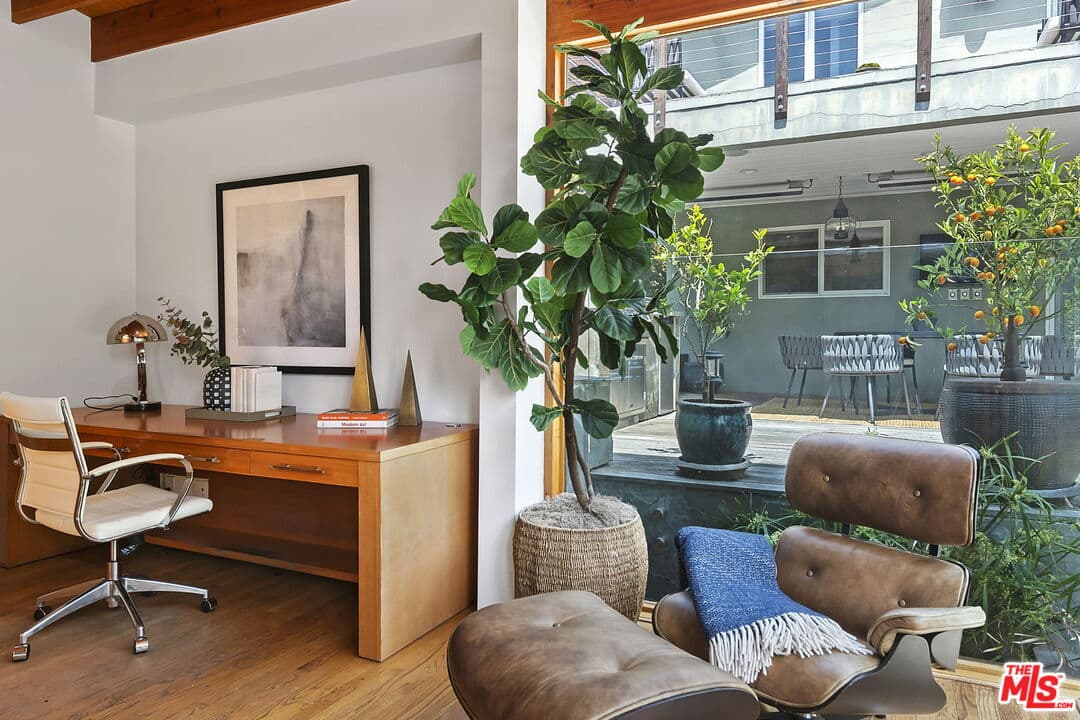 318 Amalfi Dr, Santa Monica, CA 90402, photo 16