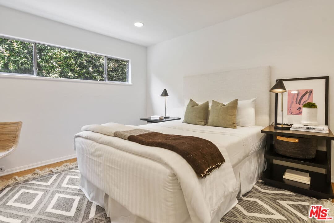 318 Amalfi Dr, Santa Monica, CA 90402, photo 28