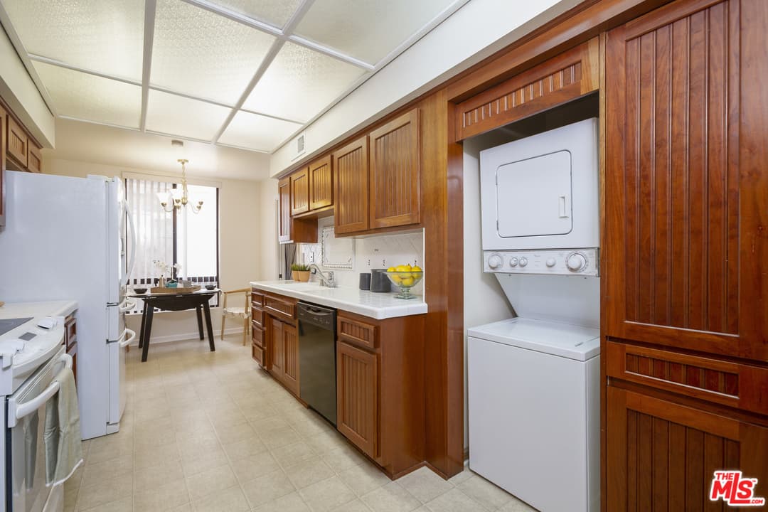 450 N Oakhurst Dr #302, Beverly Hills, CA 90210, photo 9