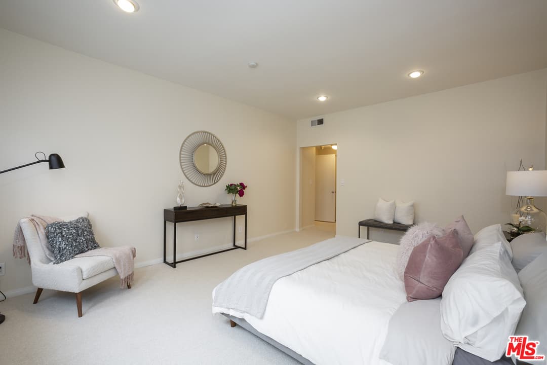 450 N Oakhurst Dr #302, Beverly Hills, CA 90210, photo 14
