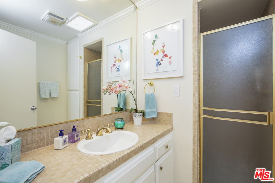 450 N Oakhurst Dr #302, Beverly Hills, CA 90210, photo 18