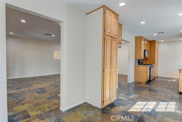 4929 Serrania Ave, Woodland Hills, CA 91364, photo 18