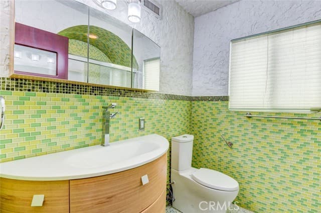 4929 Serrania Ave, Woodland Hills, CA 91364, photo 35