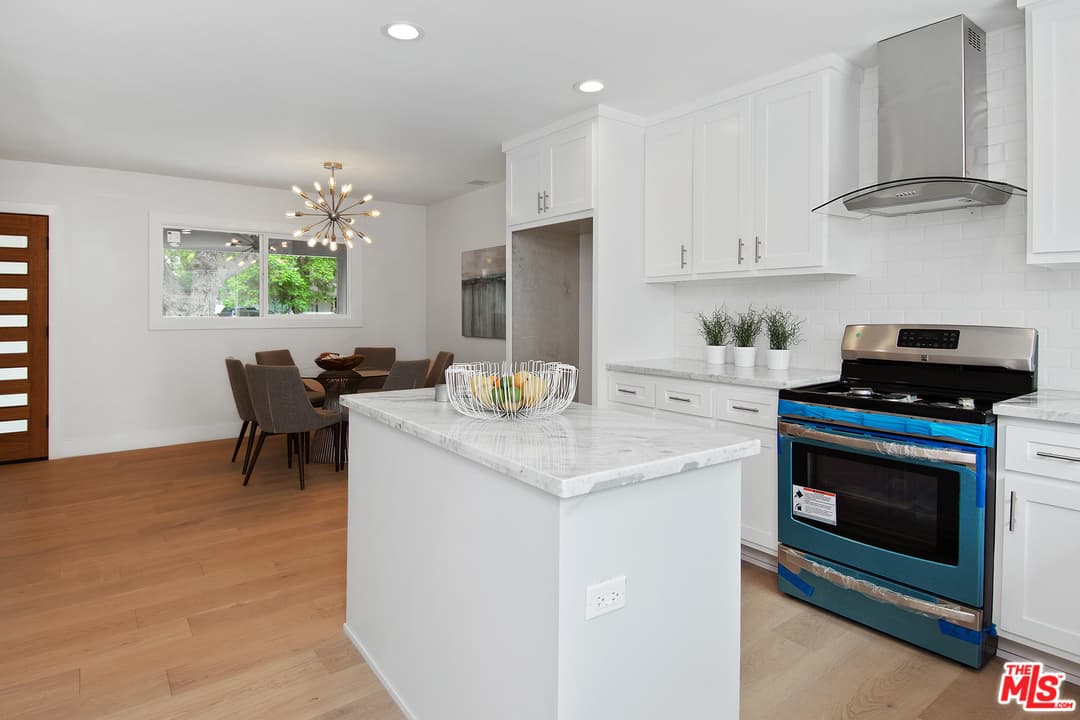 5542 Morella Ave, Valley Village, CA 91607, photo 14