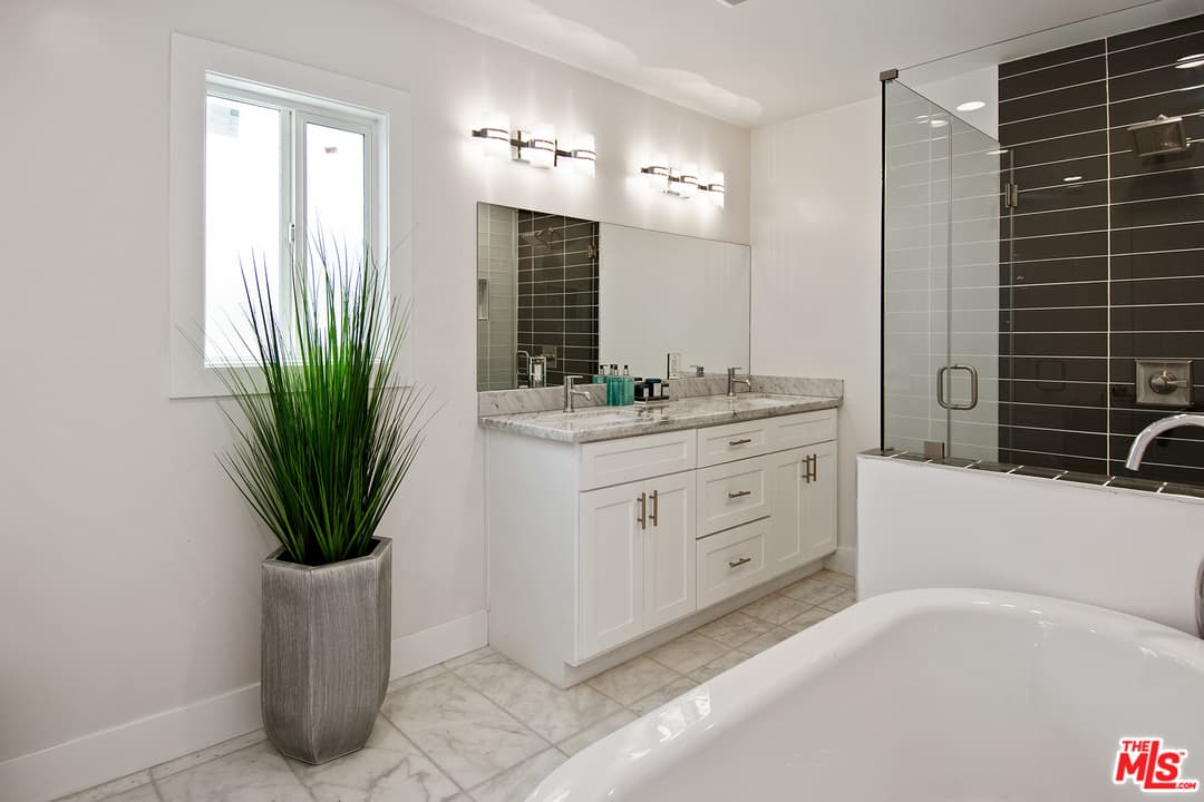 5542 Morella Ave, Valley Village, CA 91607, photo 23