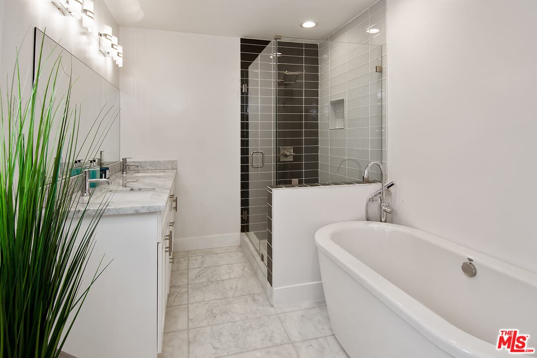 5542 Morella Ave, Valley Village, CA 91607, photo 24