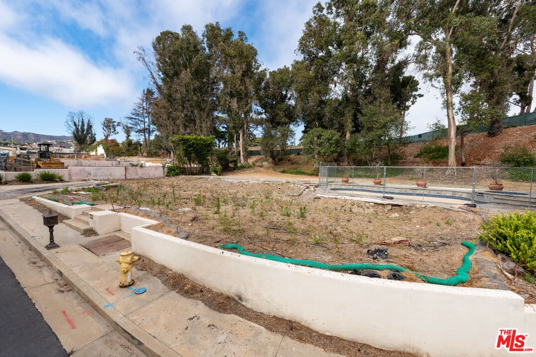 722 Patterson Pl, Pacific Palisades, CA 90272, photo 11