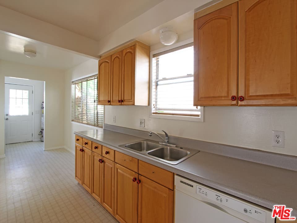 817 Angelus Pl, Venice, CA 90291, photo 9