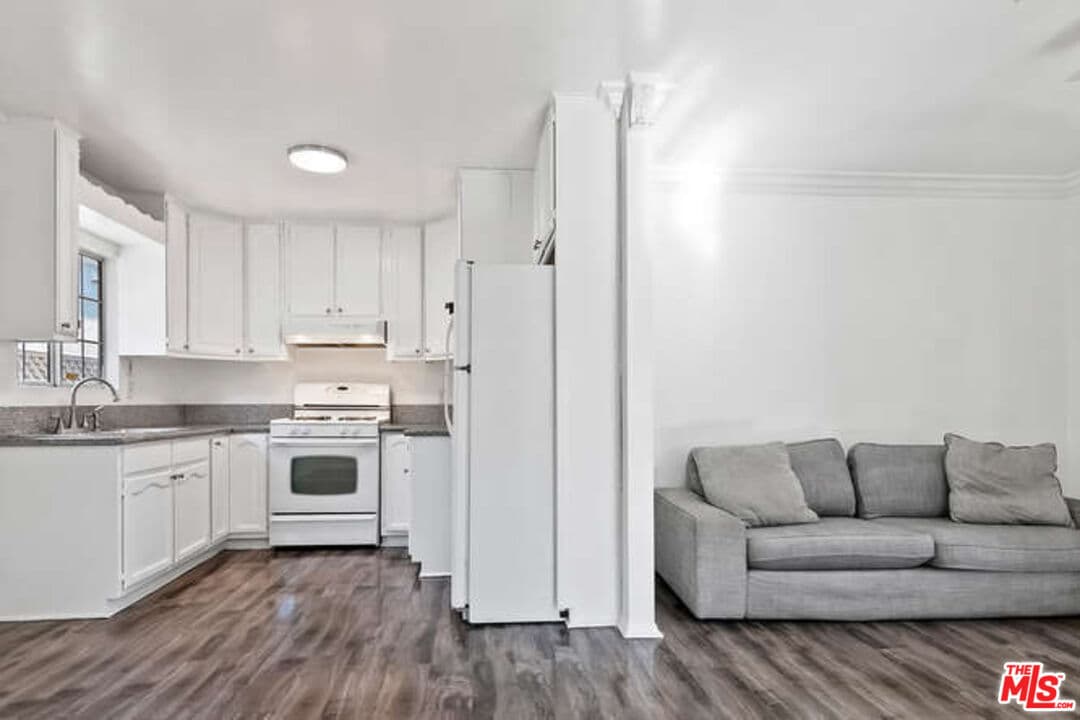 8810 Cadillac Ave, Los Angeles, CA 90034, photo 19