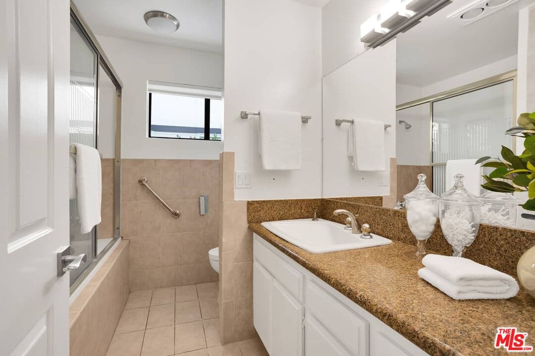 933 9th St #1, Santa Monica, CA 90403, photo 19