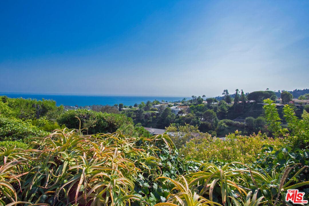 953 Glenhaven Dr, Pacific Palisades, CA 90272, photo 28