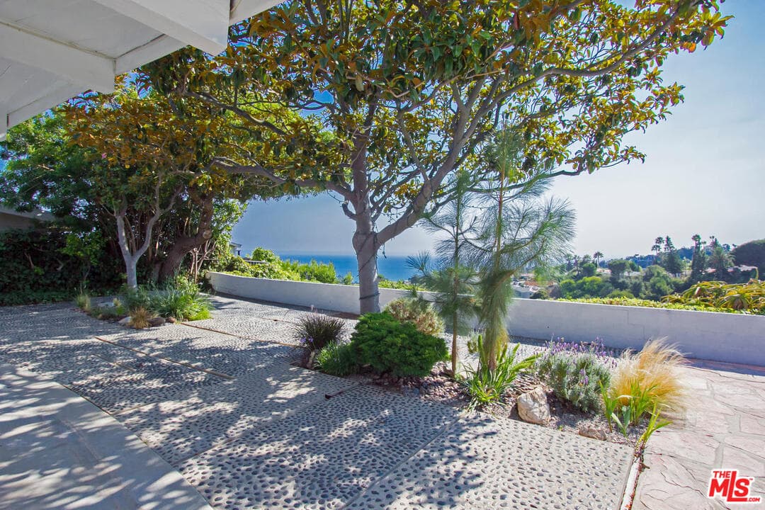 953 Glenhaven Dr, Pacific Palisades, CA 90272, photo 29