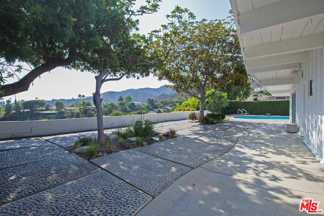 953 Glenhaven Dr, Pacific Palisades, CA 90272, photo 30