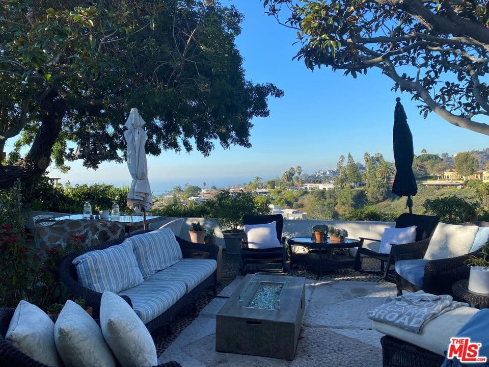 953 Glenhaven Dr, Pacific Palisades, CA 90272, photo 15