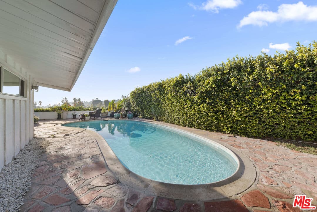953 Glenhaven Dr, Pacific Palisades, CA 90272, photo 17