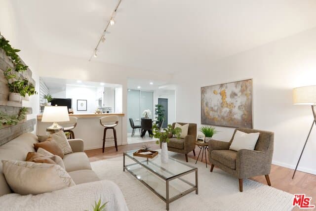 1155 N La Cienega Blvd #203, West Hollywood, CA 90069