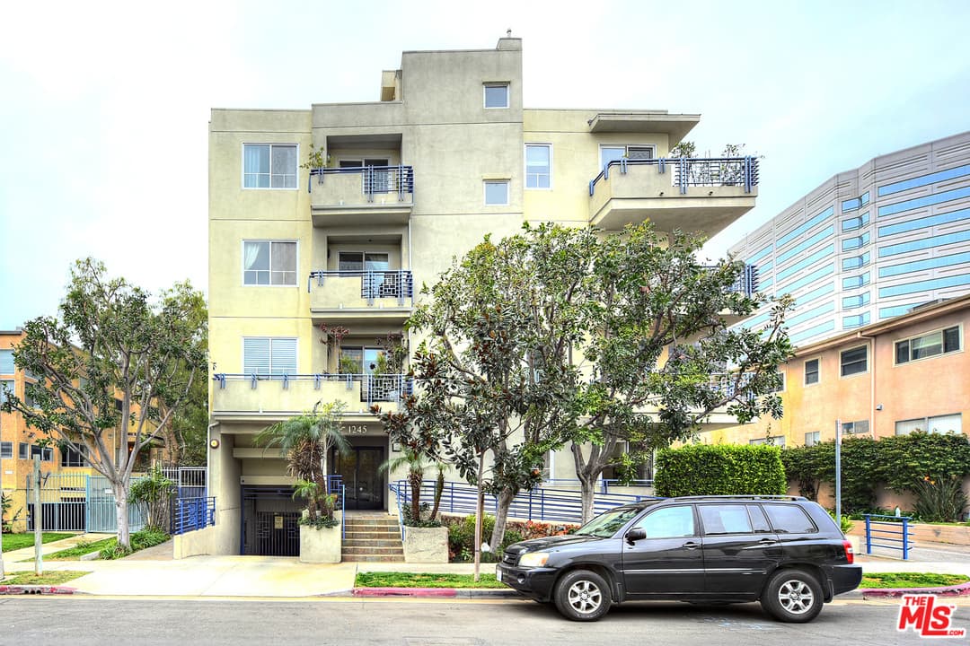 1245 Wellesley Ave #102, Los Angeles, CA 90025