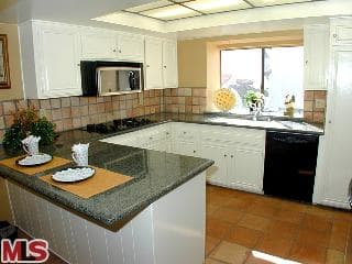 1607 Michael Ln, Pacific Palisades, CA 90272