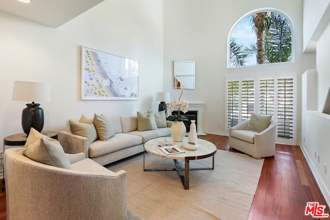 1747 S Barrington Ave #101, Los Angeles, CA 90025