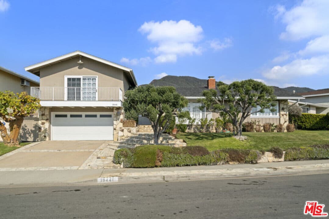 18441 Kingsport Dr, Malibu, CA 90265