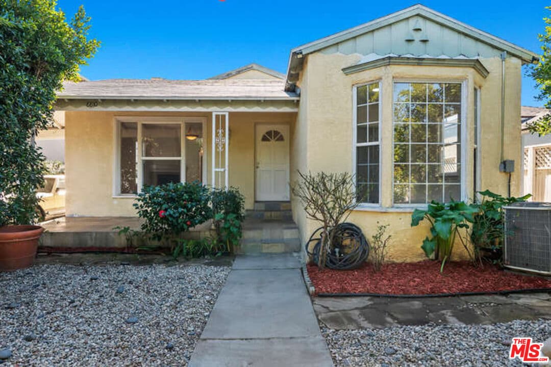 8810 Cadillac Ave, Los Angeles, CA 90034